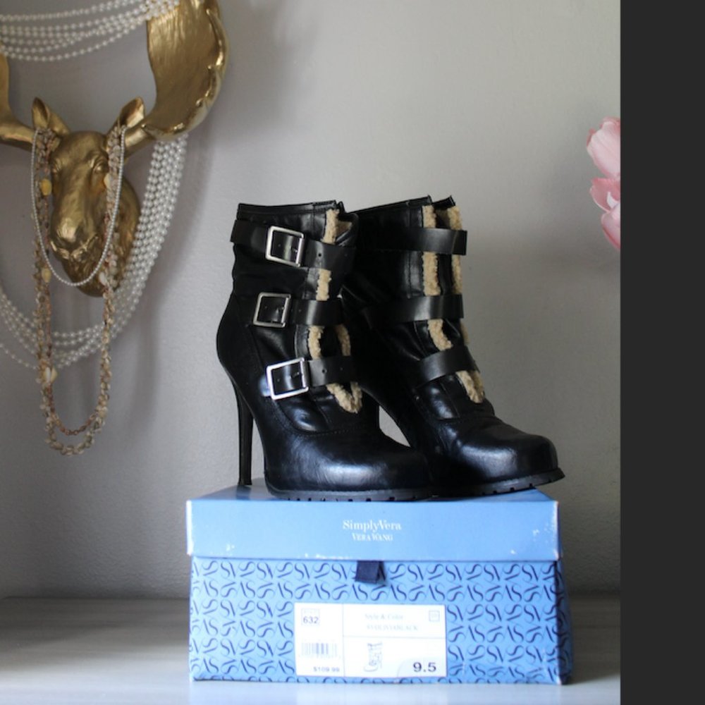 Simply Vera Wang Boots